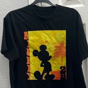 Disney neff‎ black Mickey Mouse t shirt size men's meduim